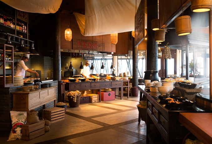 丽世岛|原狄娃岛 LUX* SOUTH Maldives,dining时间( 早餐：07:00-10:30 晚餐：19:00-22:00 )美食攻略 East Restaurant（亚洲餐厅） ，方便大家选岛（海岸线假期一级代理提供），海岛马尔代夫maldives